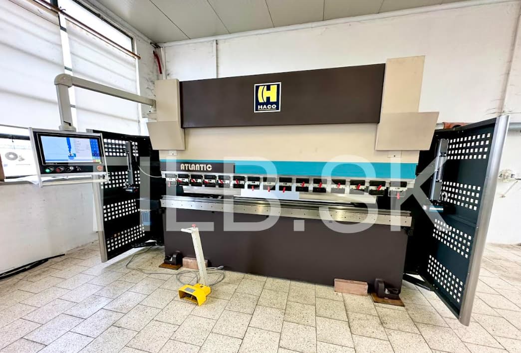 Hydraulický ohraňovací lis